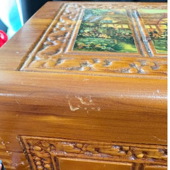 Vintage Wooden Box with English Cottage Picture - Picture 6 of 10